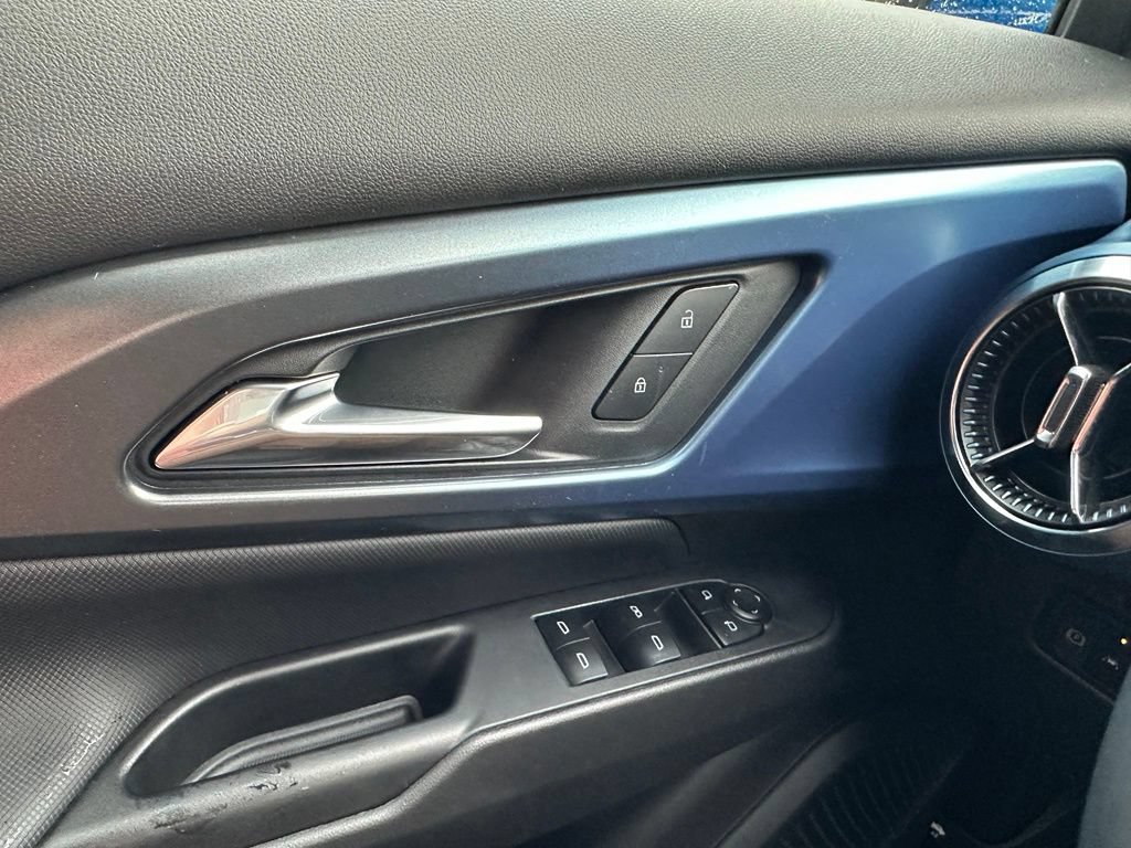Used 2025 Chevrolet Equinox EV LT w/ Convenience Package FWD image 13