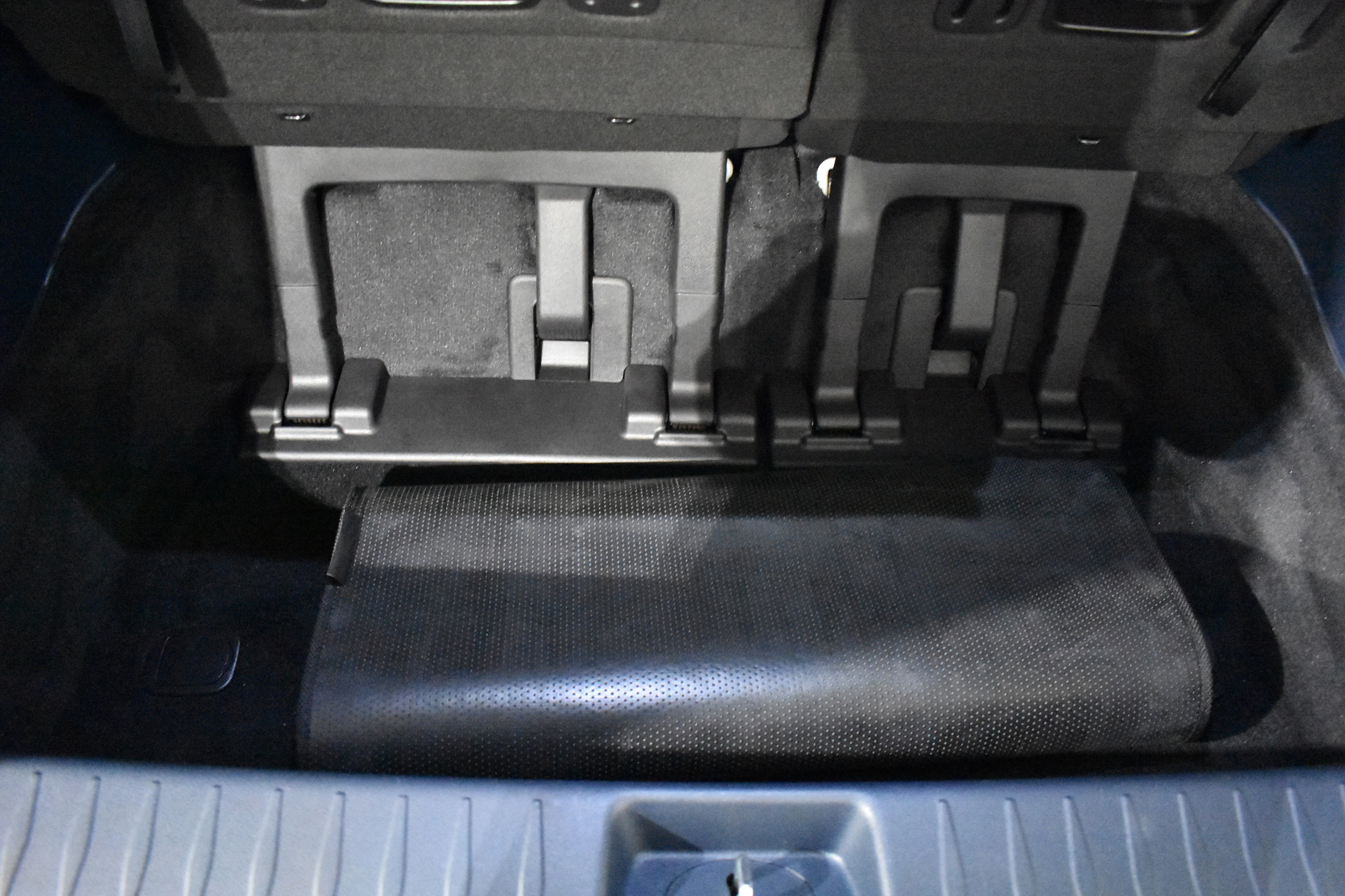 Used 2025 Kia Carnival SX Prestige image 38