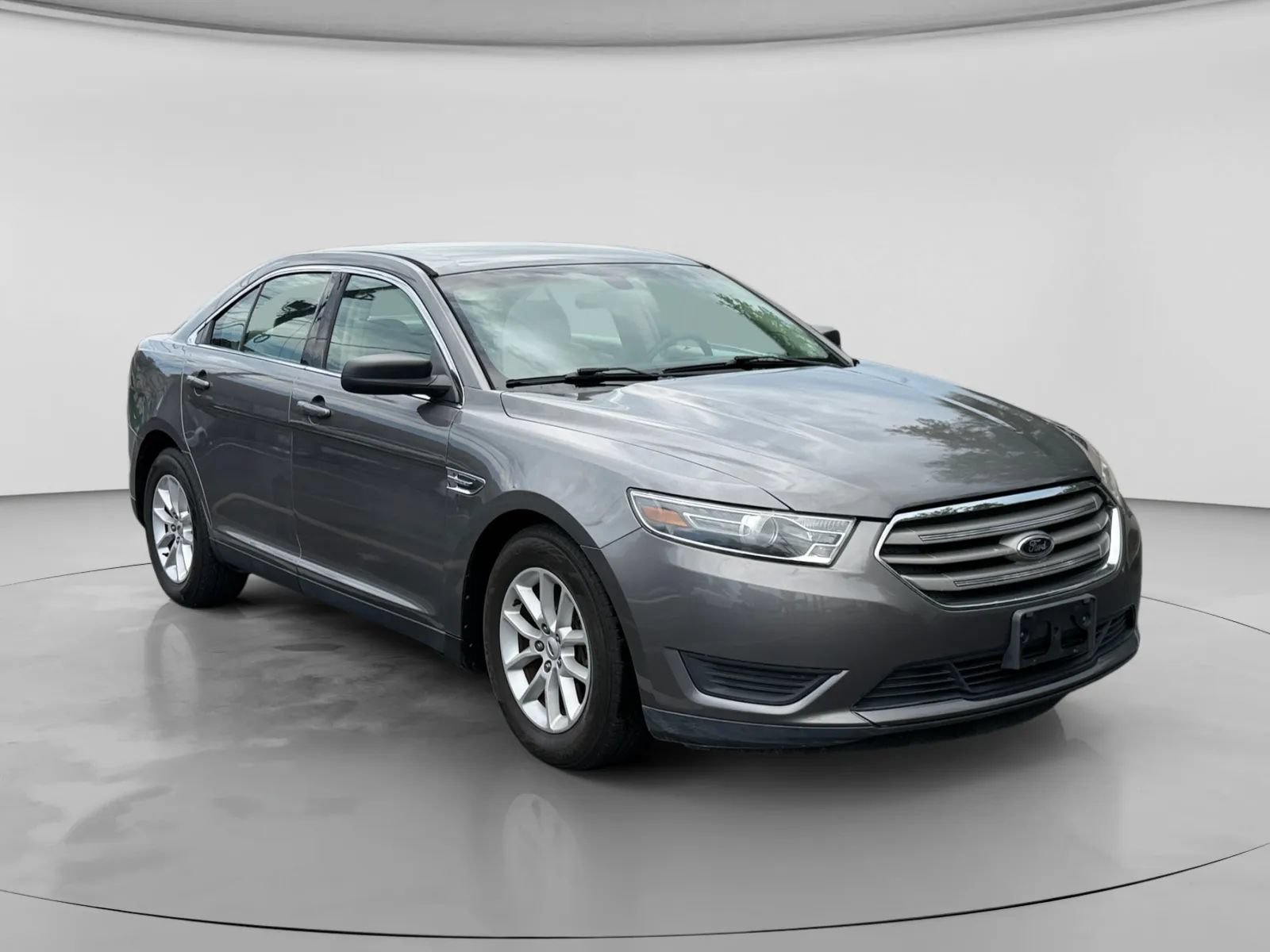 Used 2014 Ford Taurus SE FWD image 7