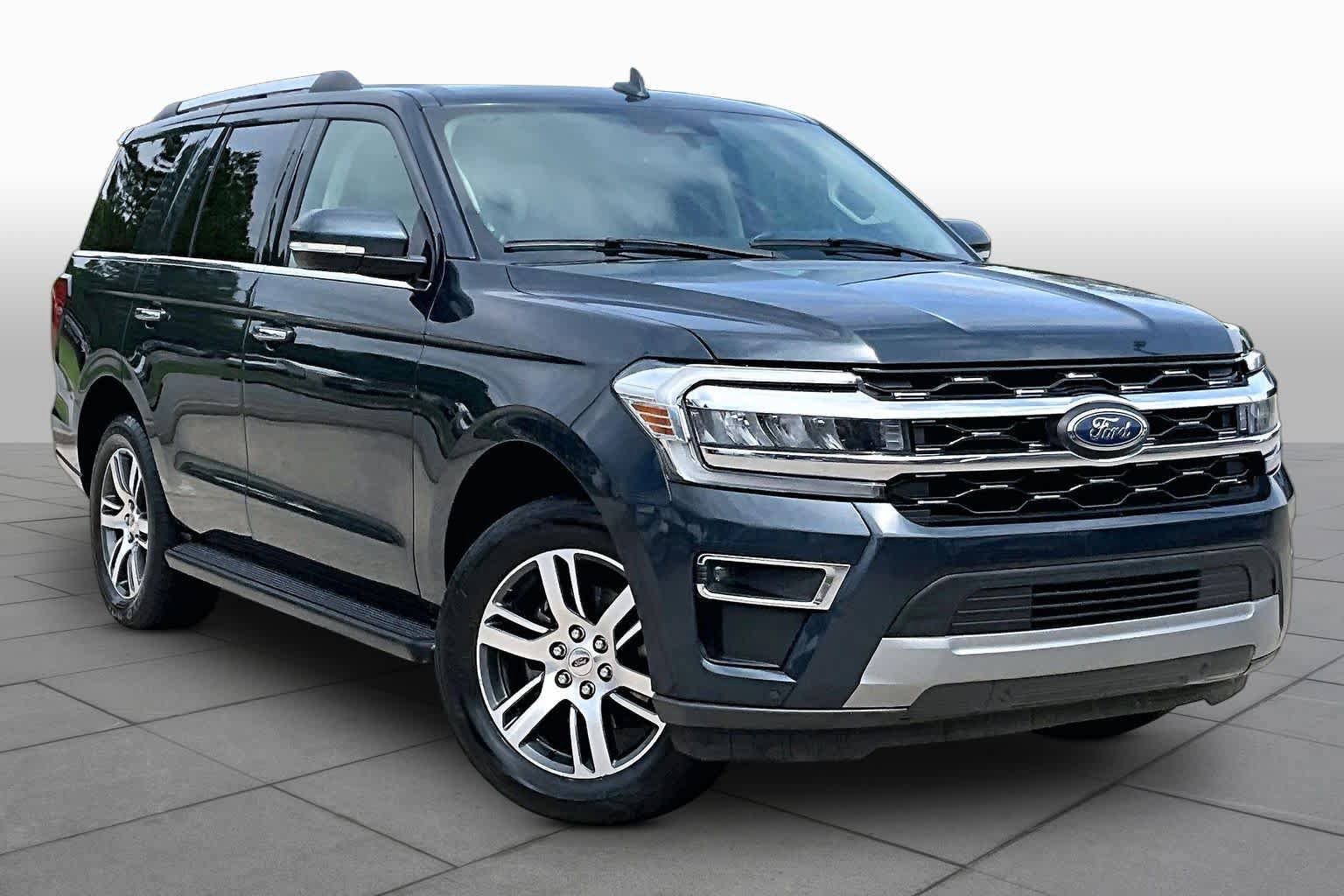 Used 2024 Ford Expedition Limited AWD/4WD image 3