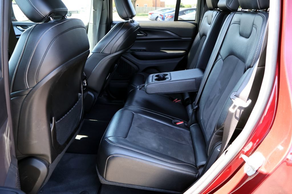 Used 2024 Jeep Grand Cherokee Altitude RWD image 23