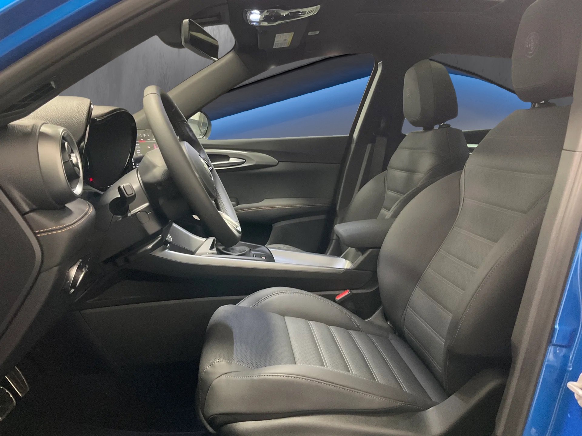 New 2026 Alfa Romeo Tonale w/ Black Premium Package image 3