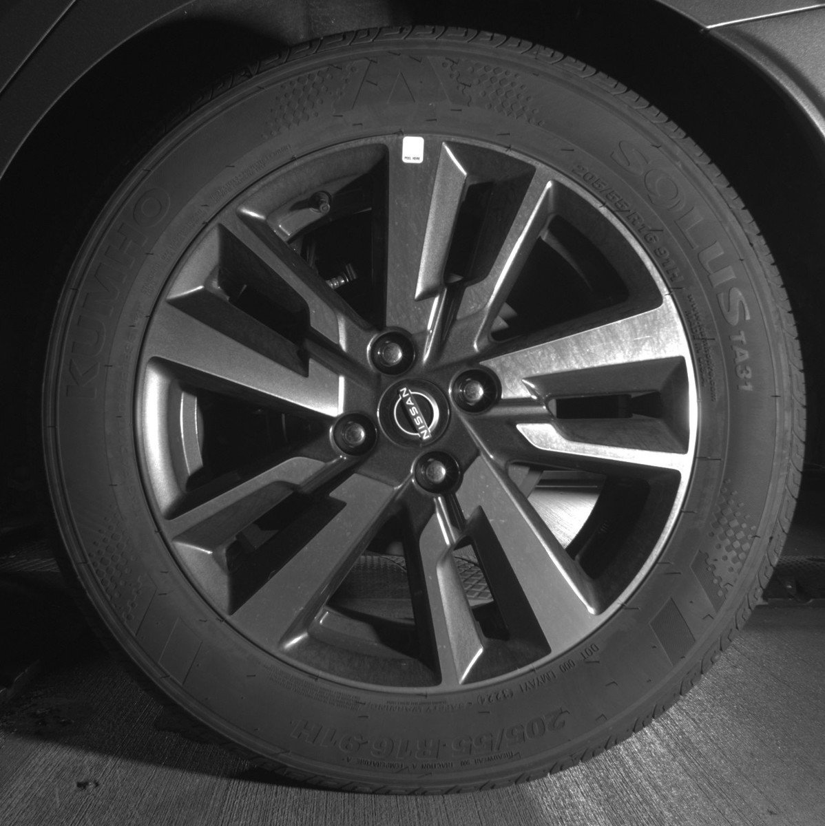 Used 2025 Nissan Versa SV image 14