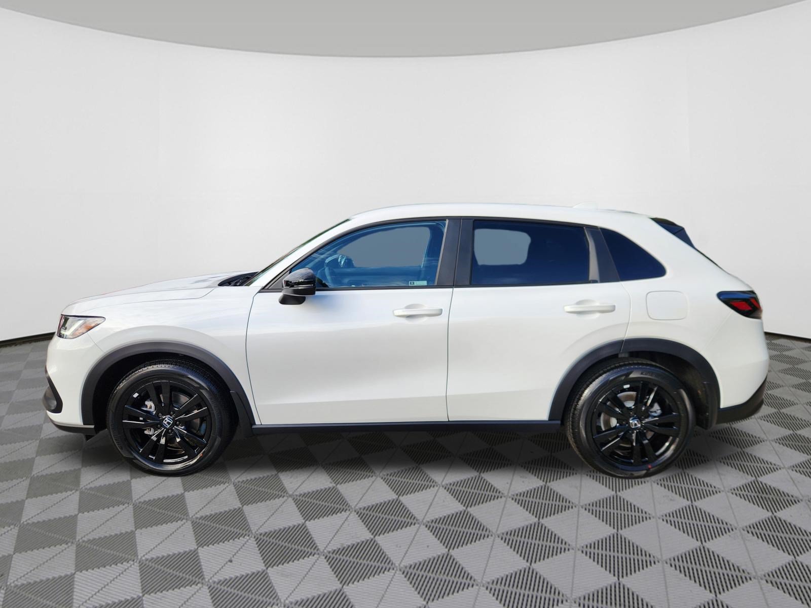 Used 2027 Honda HR-V Sport image 5