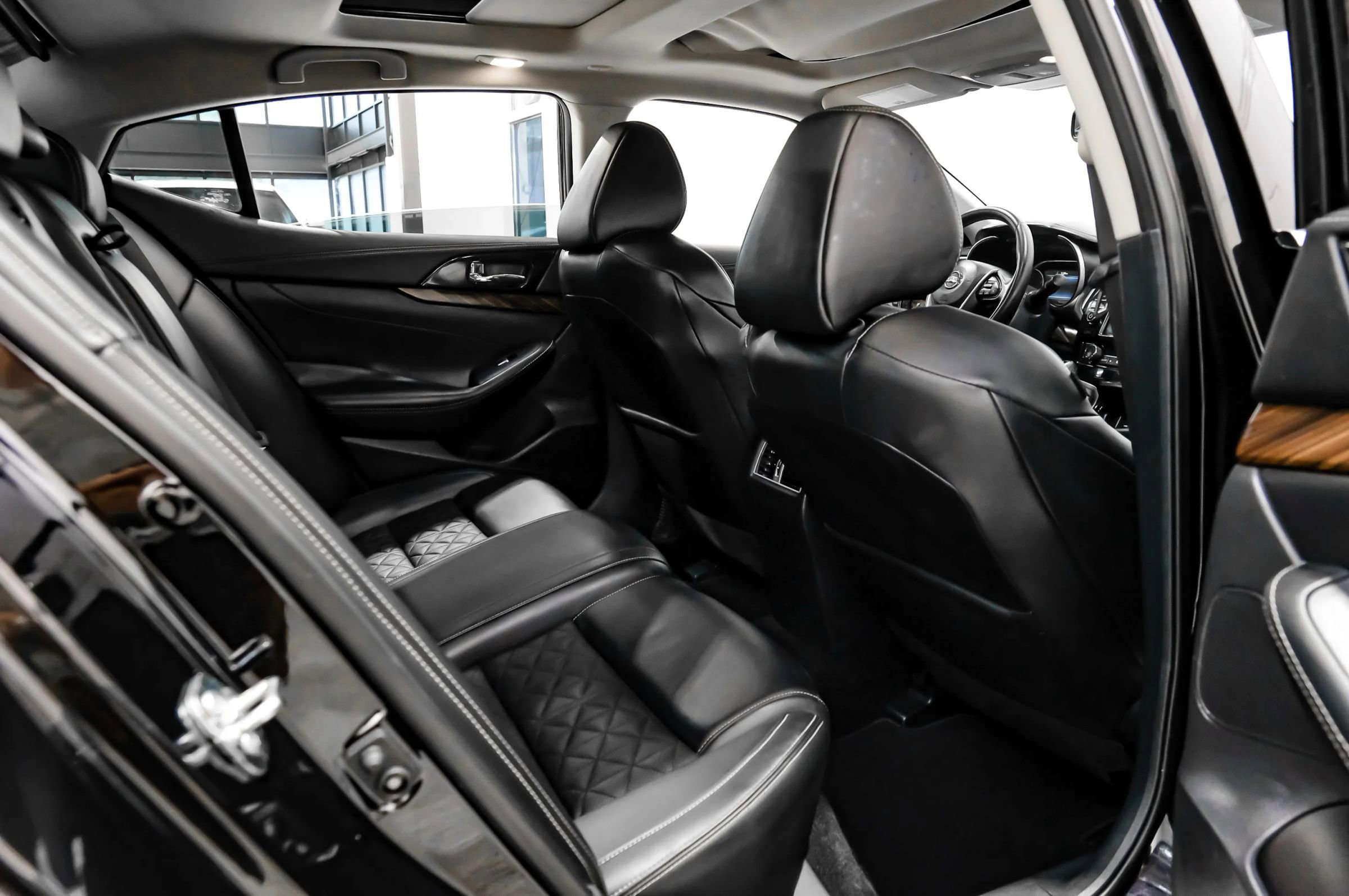 Used 2017 Nissan Maxima Platinum FWD image 51