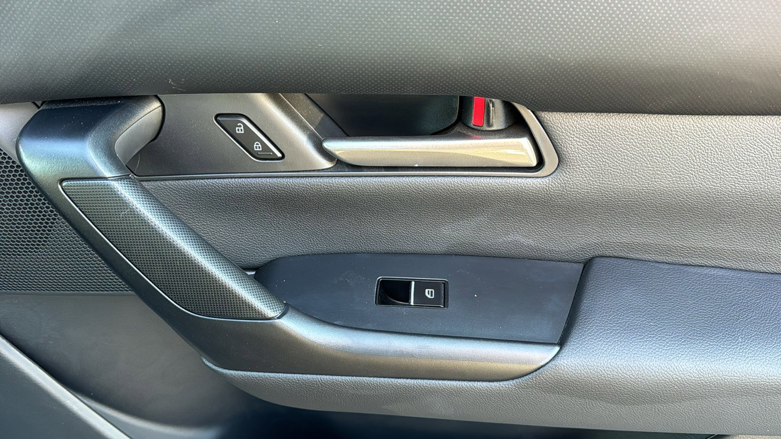 Used 2023 MAZDA CX-50 2.5 S w/ Cargo Package image 25