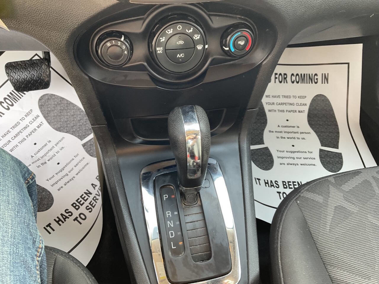 Used 2013 Ford Fiesta SE image 20