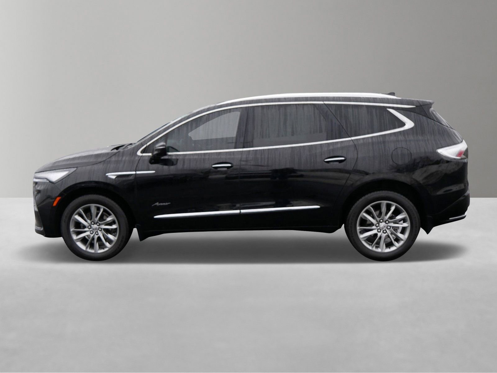 Used 2024 Buick Enclave Avenir w/ Avenir Technology Package image 2