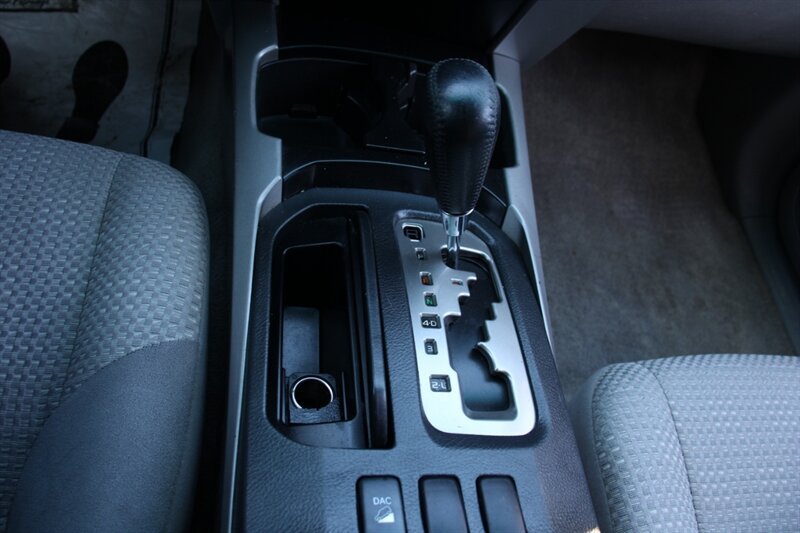 Used 2005 Toyota 4Runner SR5 AWD/4WD image 8