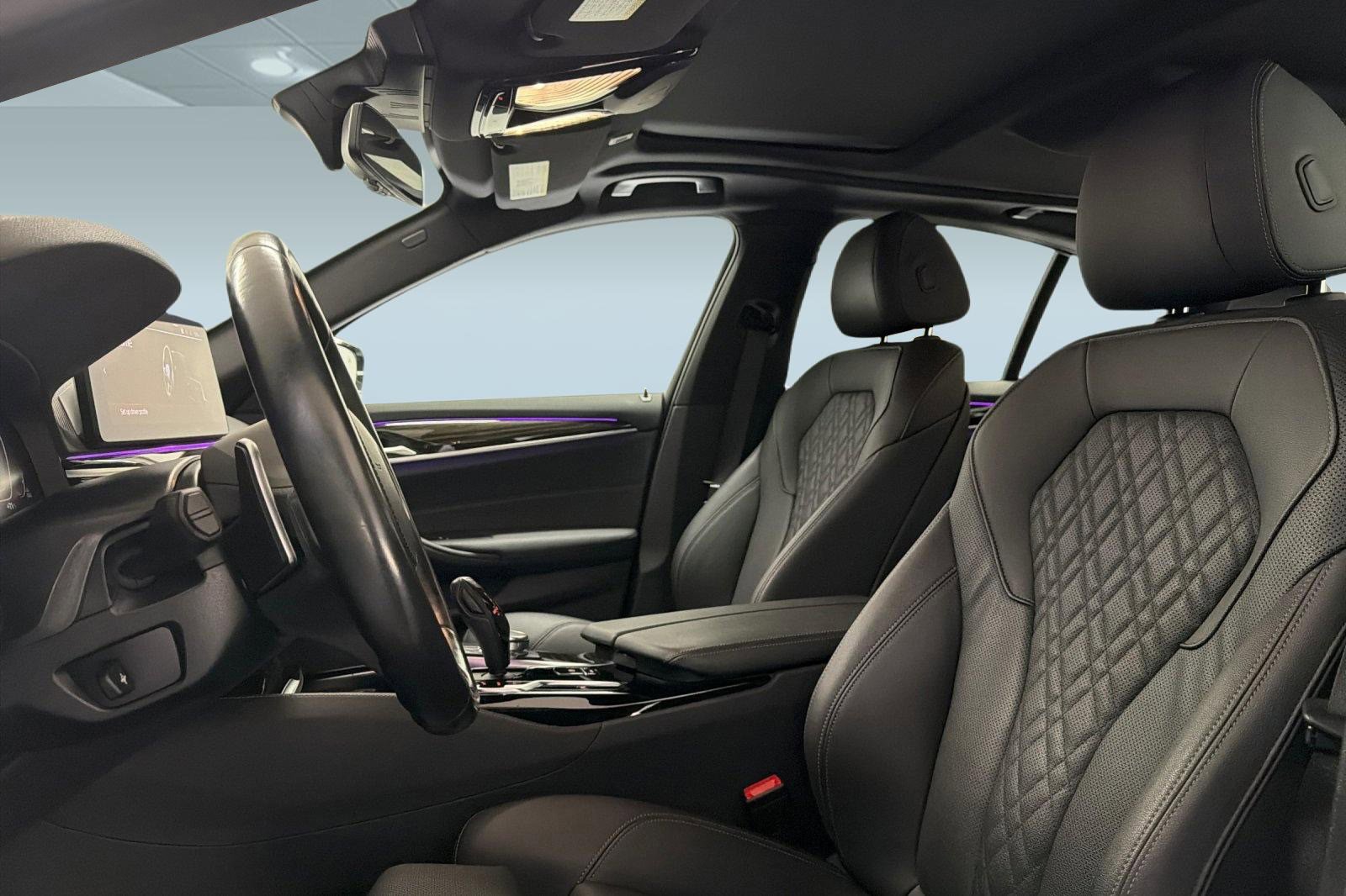 Used 2023 BMW 530i w/ M Sport Package image 5