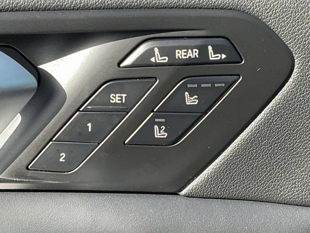 Used 2021 BMW X7 M50i AWD/4WD image 12