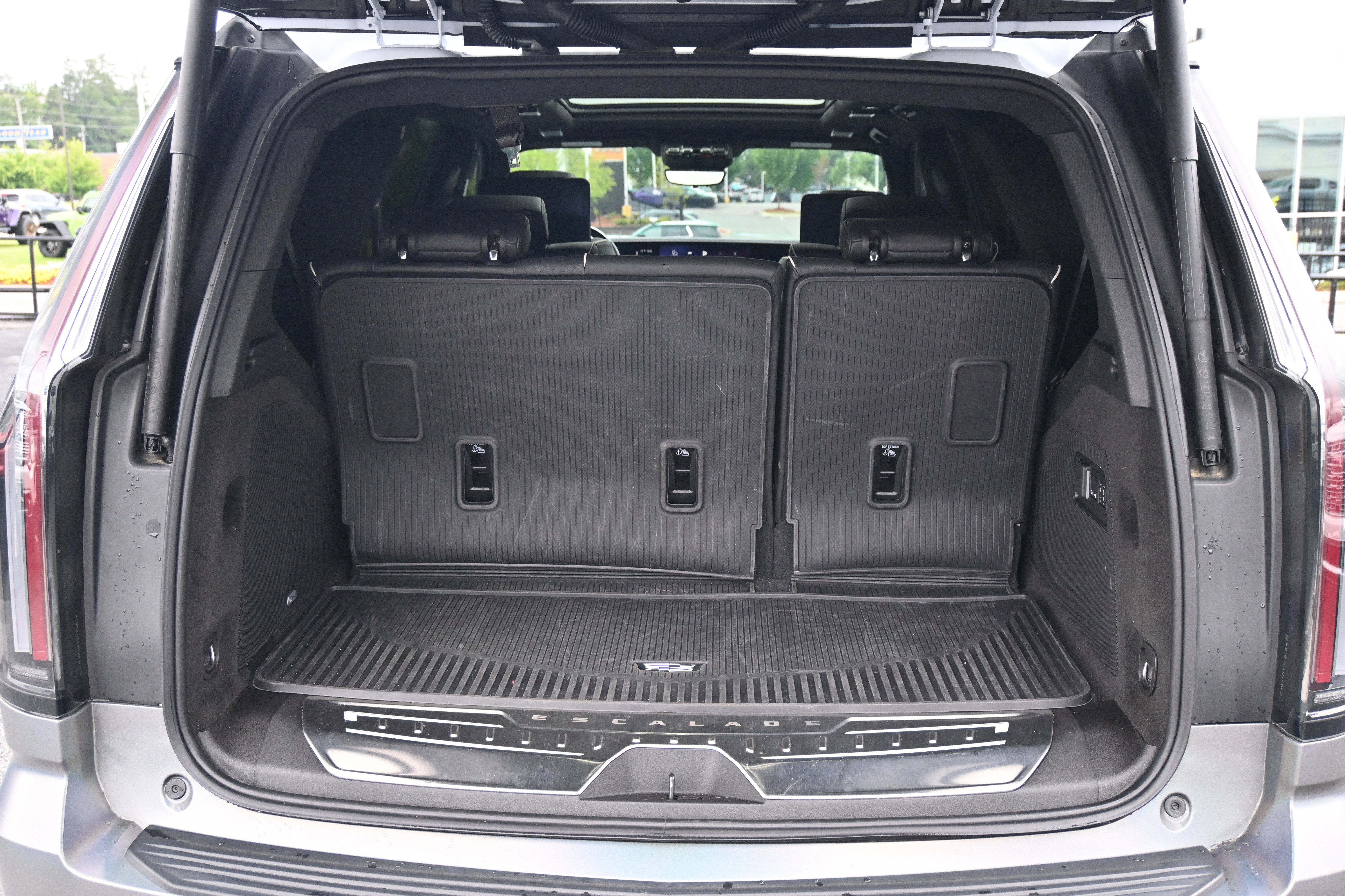 Used 2026 Cadillac Escalade V w/ LPO, ONYX Package AWD/4WD image 31