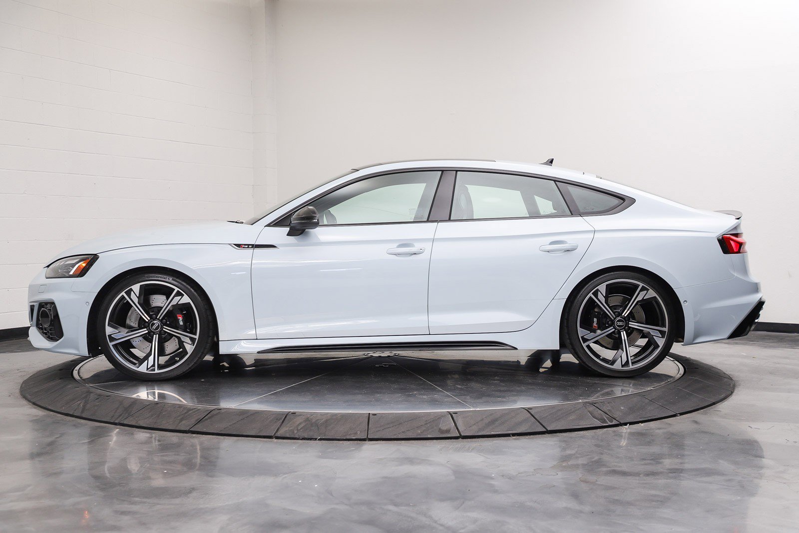 Used 2023 Audi RS 5 Sportback AWD/4WD image 2