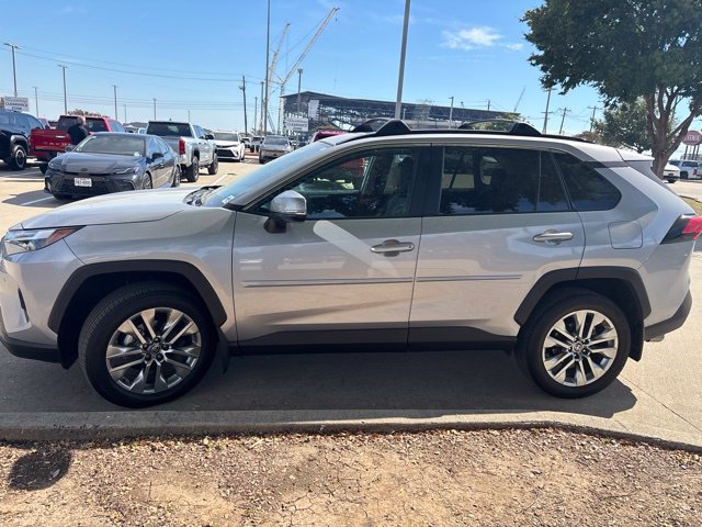 Used 2025 Toyota RAV4 XLE Premium w/ Weather Package FWD image 5