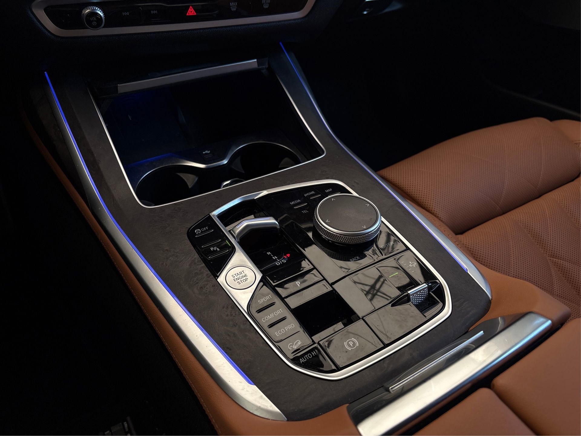Used 2025 BMW X7 xDrive40i w/ M Sport Package AWD/4WD image 29