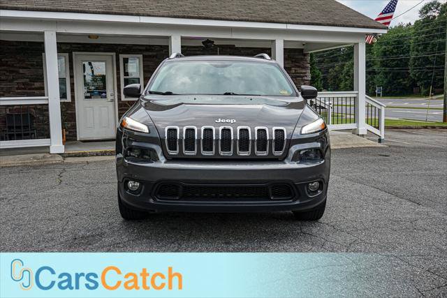 Used 2017 Jeep Cherokee Latitude w/ Cold Weather Group AWD/4WD image 11