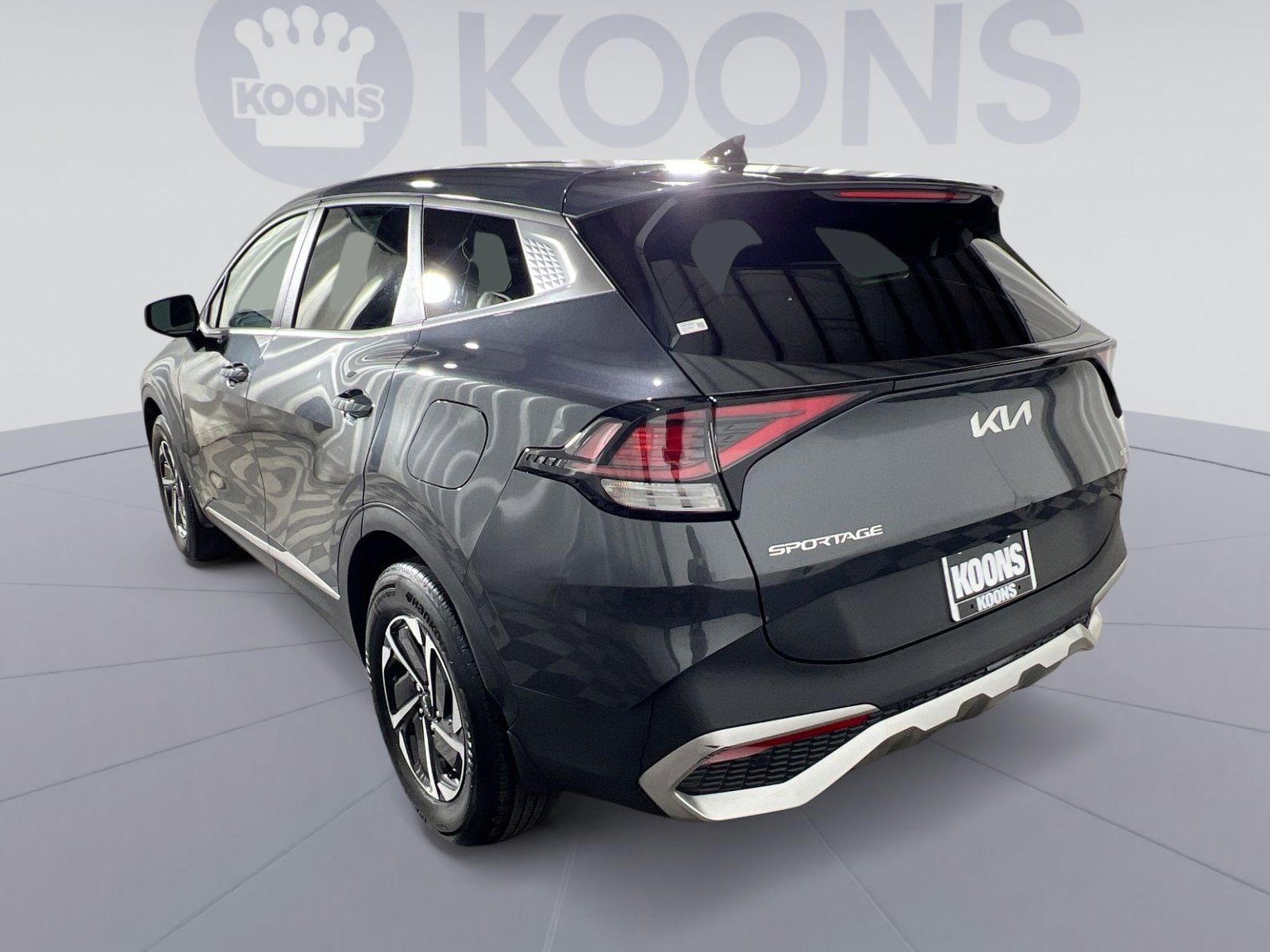 Used 2023 Kia Sportage LX image 4