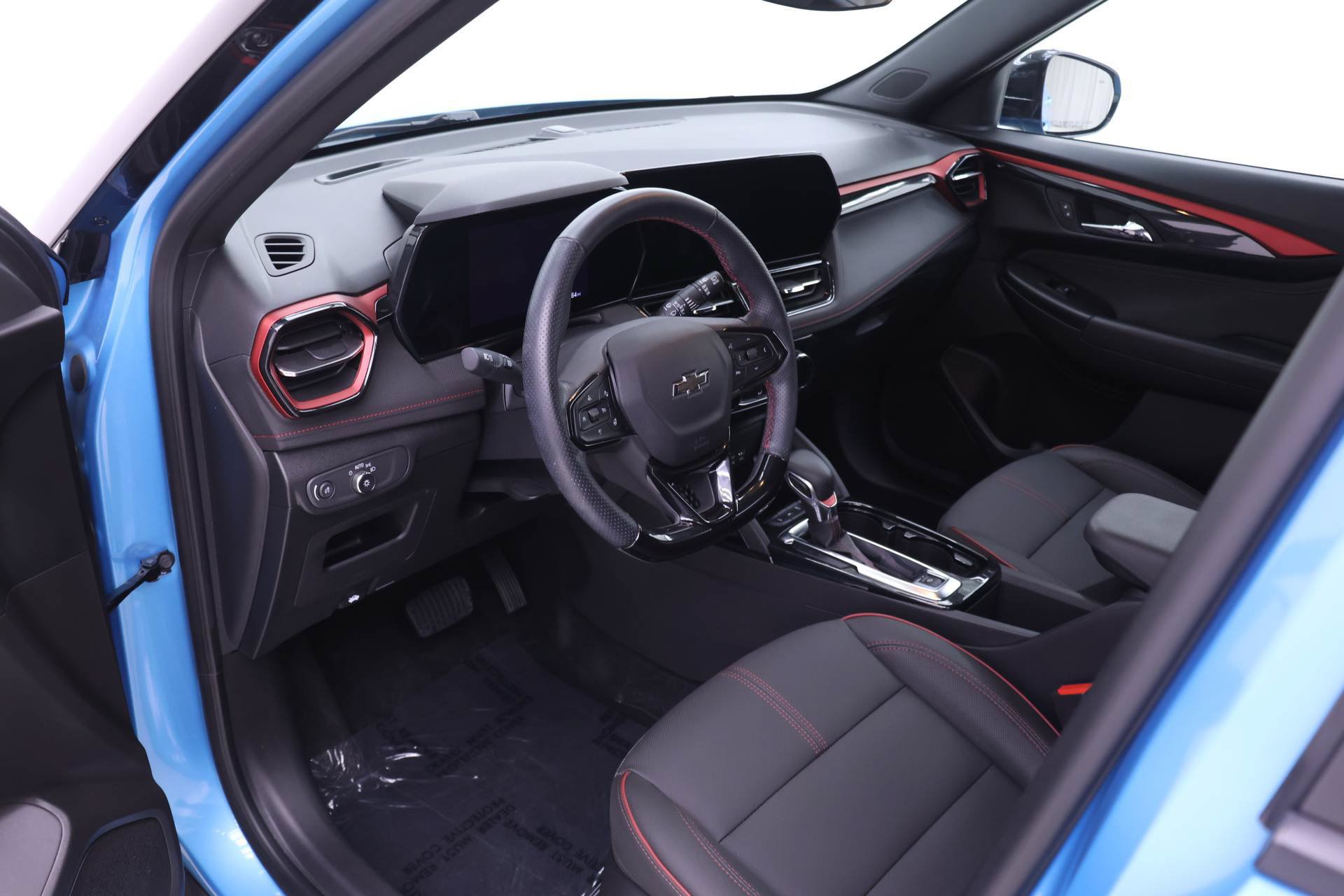 Used 2025 Chevrolet TrailBlazer RS w/ Driver Confidence Package FWD image 3