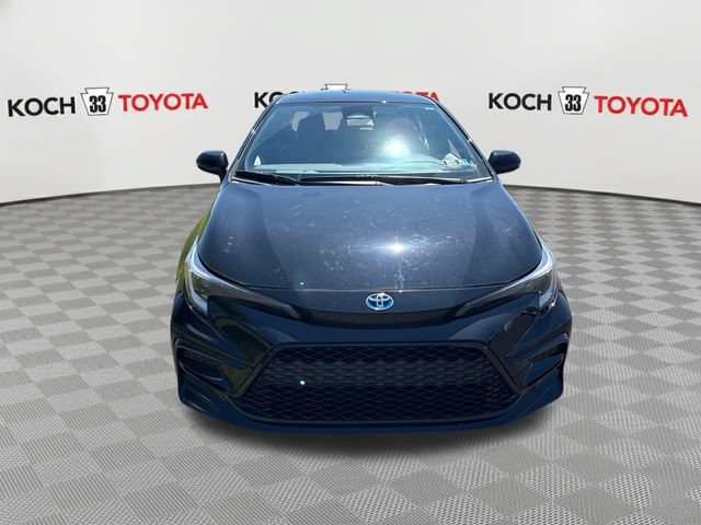 Certified 2025 Toyota Corolla SE FWD image 2