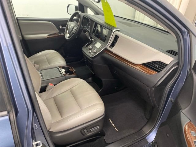 Used 2017 Toyota Sienna Limited Premium AWD/4WD image 32