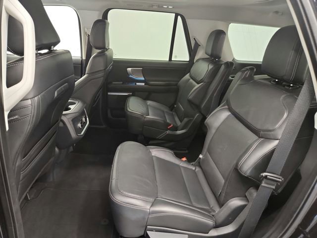 Used 2025 Ford Expedition Platinum AWD/4WD image 40