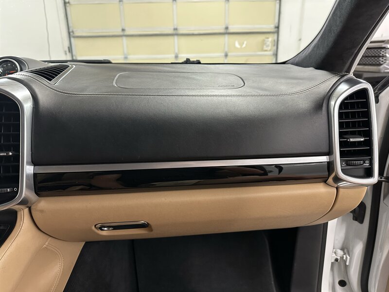 Used 2014 Porsche Cayenne Turbo AWD/4WD image 36