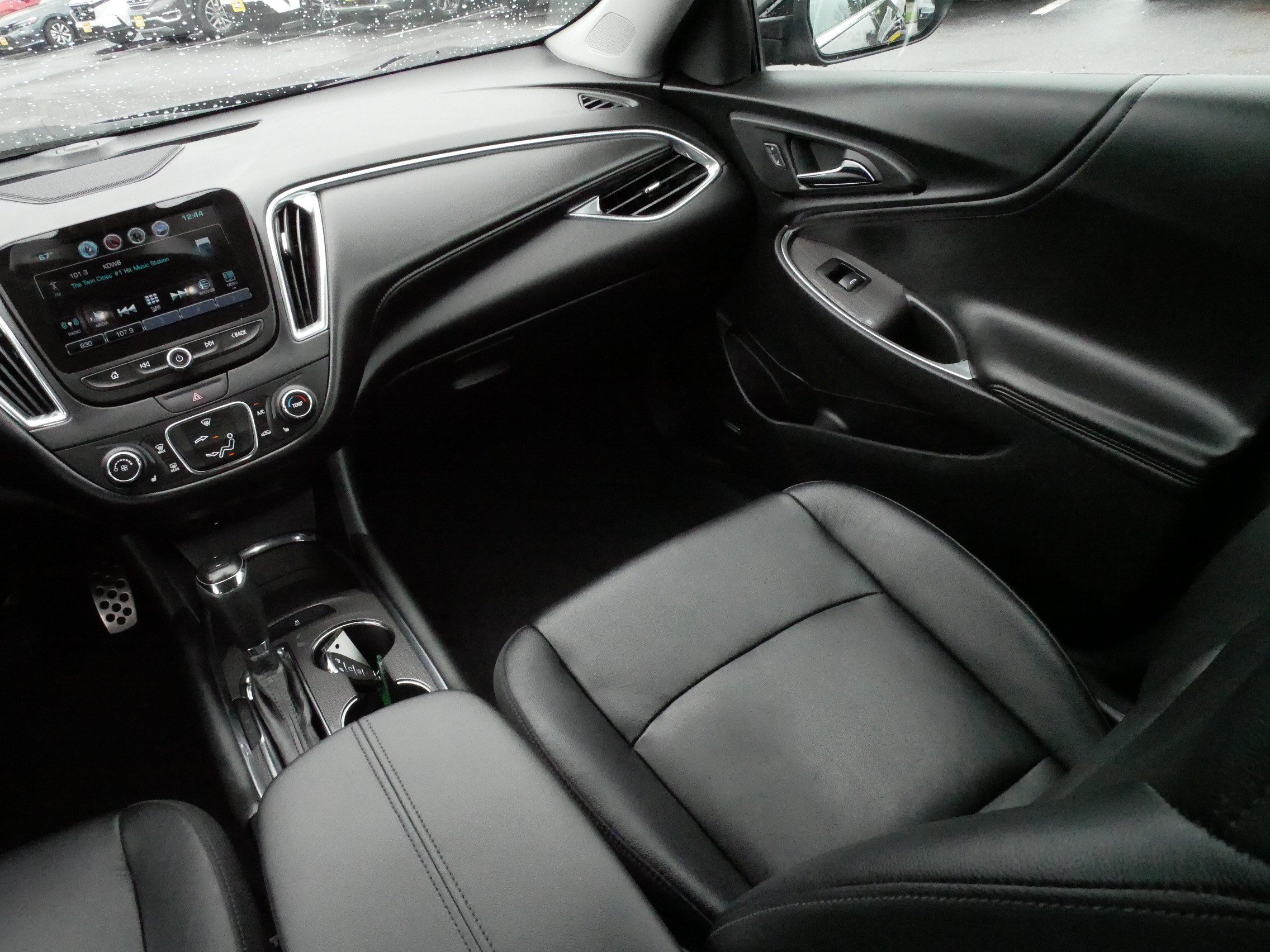 Used 2017 Chevrolet Malibu LT w/ Leather Package FWD image 11