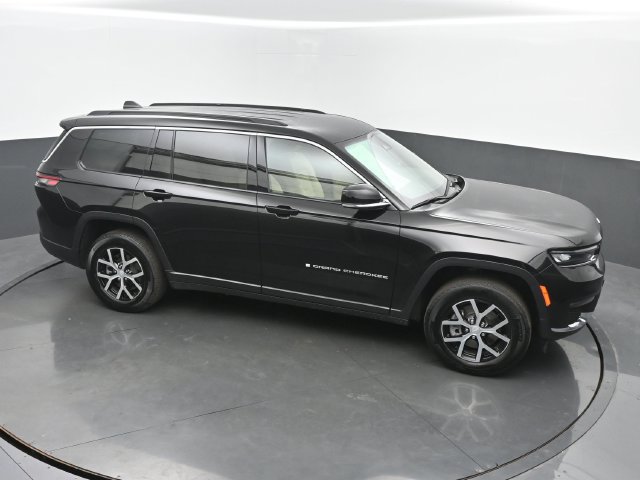 Used 2025 Jeep Grand Cherokee L Limited w/ Trailer Tow Package AWD/4WD image 42