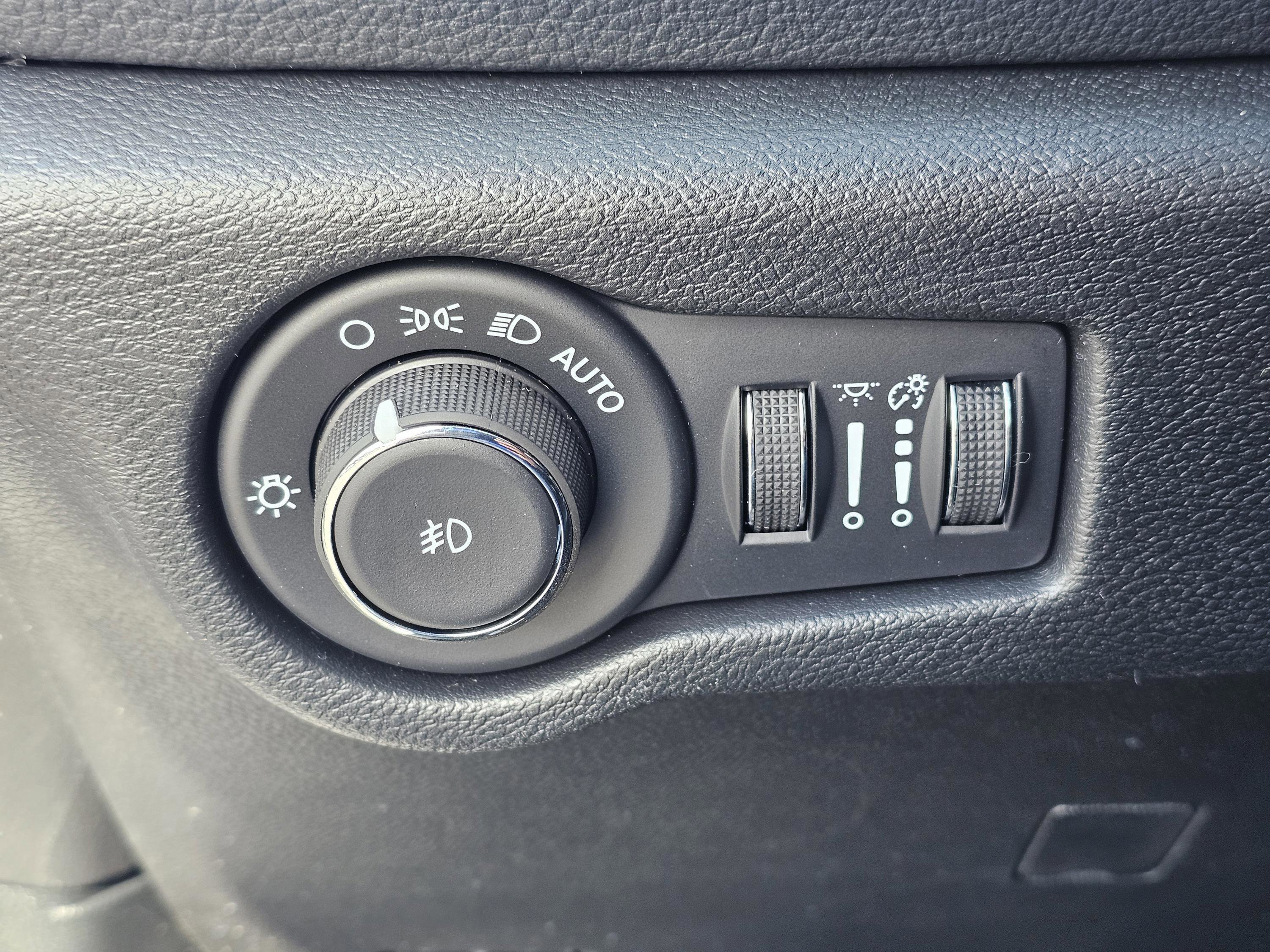 New 2026 Chrysler Pacifica Select image 18