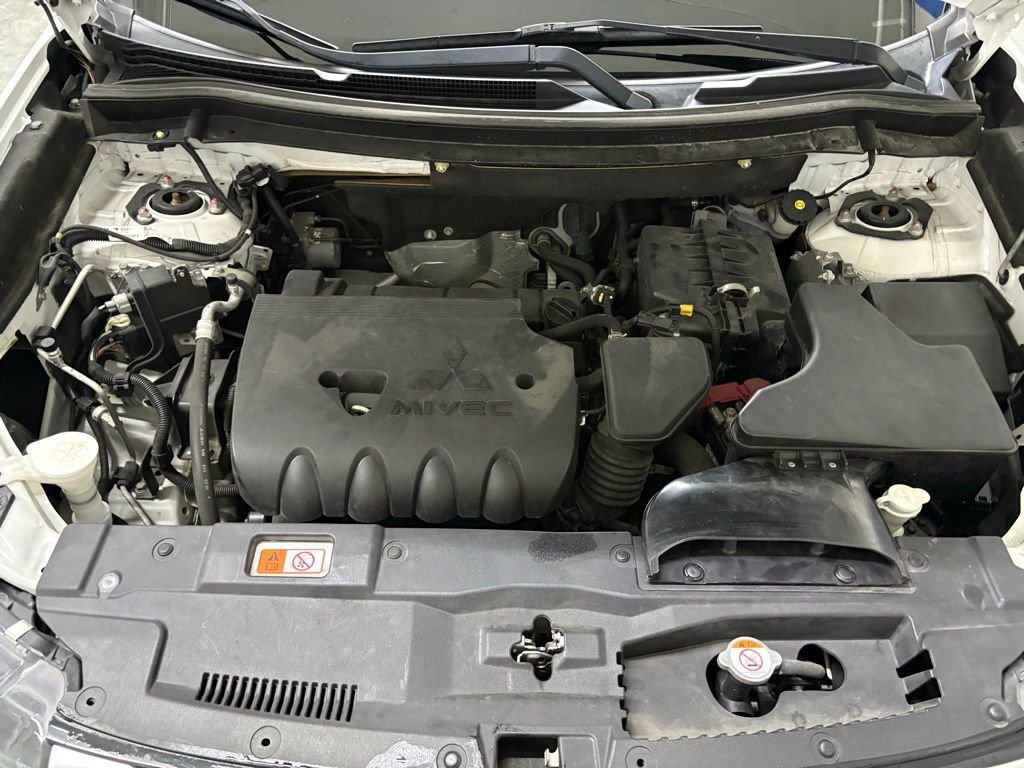 Used 2019 Mitsubishi Outlander ES image 31