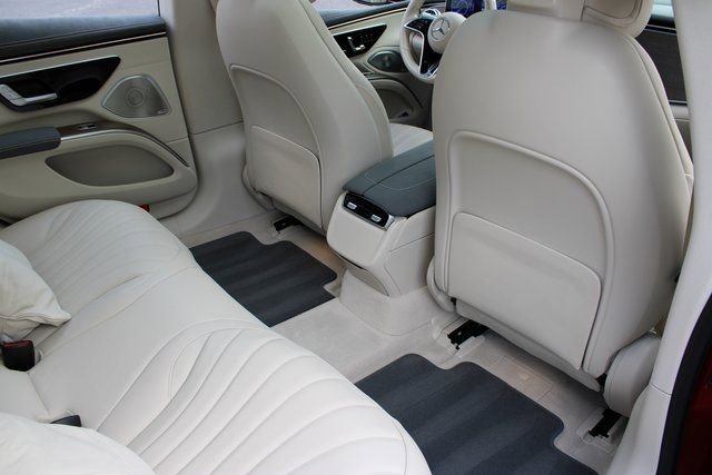Used 2022 Mercedes-Benz EQS 450+ Sedan image 15