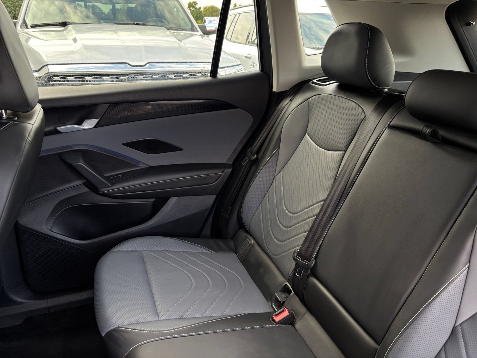 Used 2026 Volkswagen Tiguan SE AWD/4WD image 40