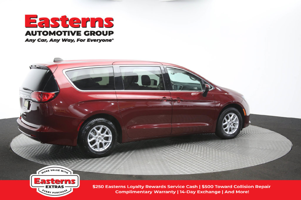 Used 2023 Chrysler Voyager LX FWD image 43
