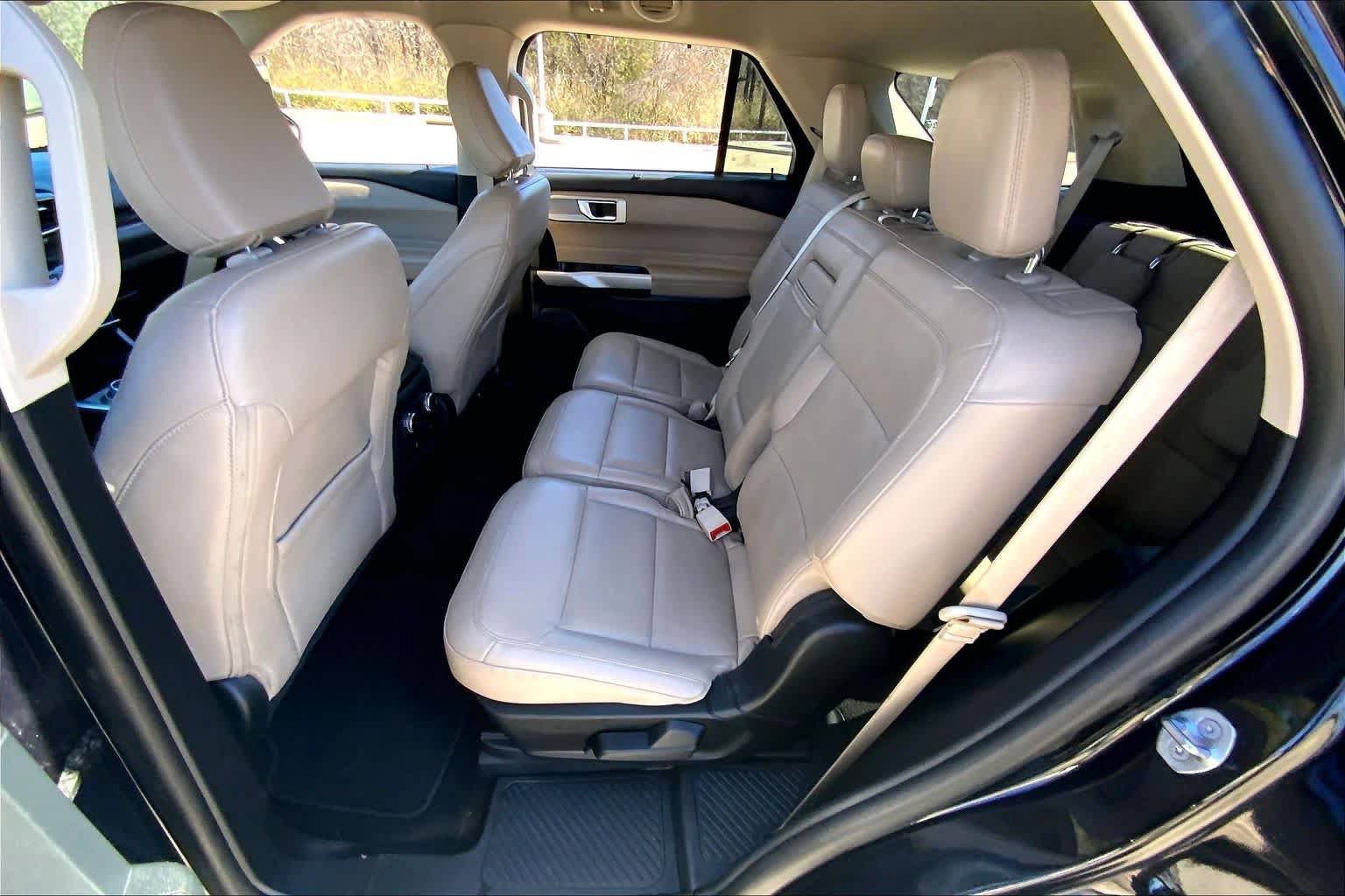 Used 2023 Ford Explorer Limited AWD/4WD image 38