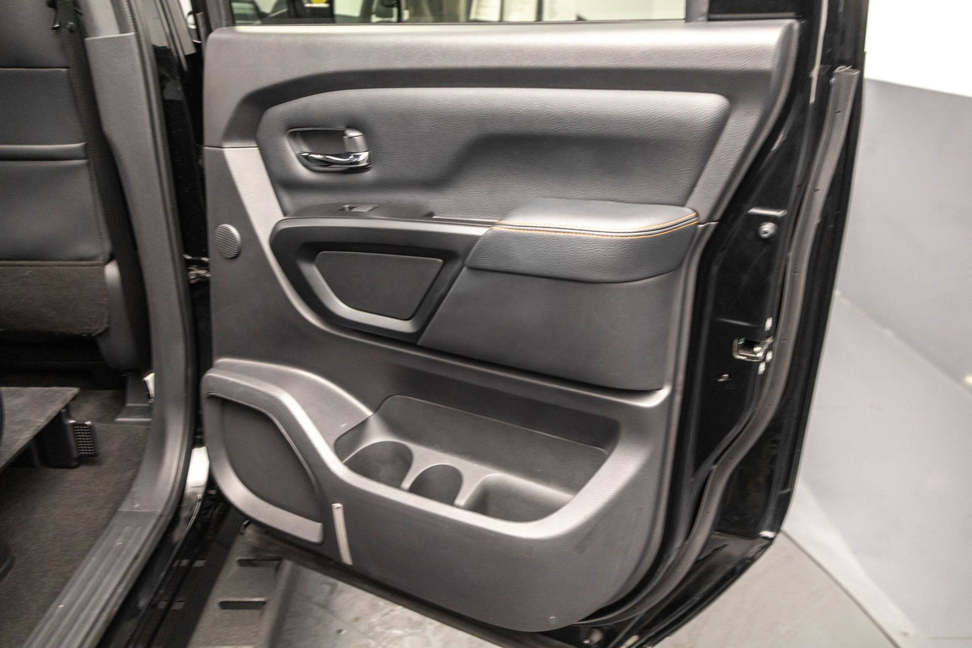 Used 2023 Nissan Titan PRO-4X w/ Pro-4x Convenience Package AWD/4WD image 38