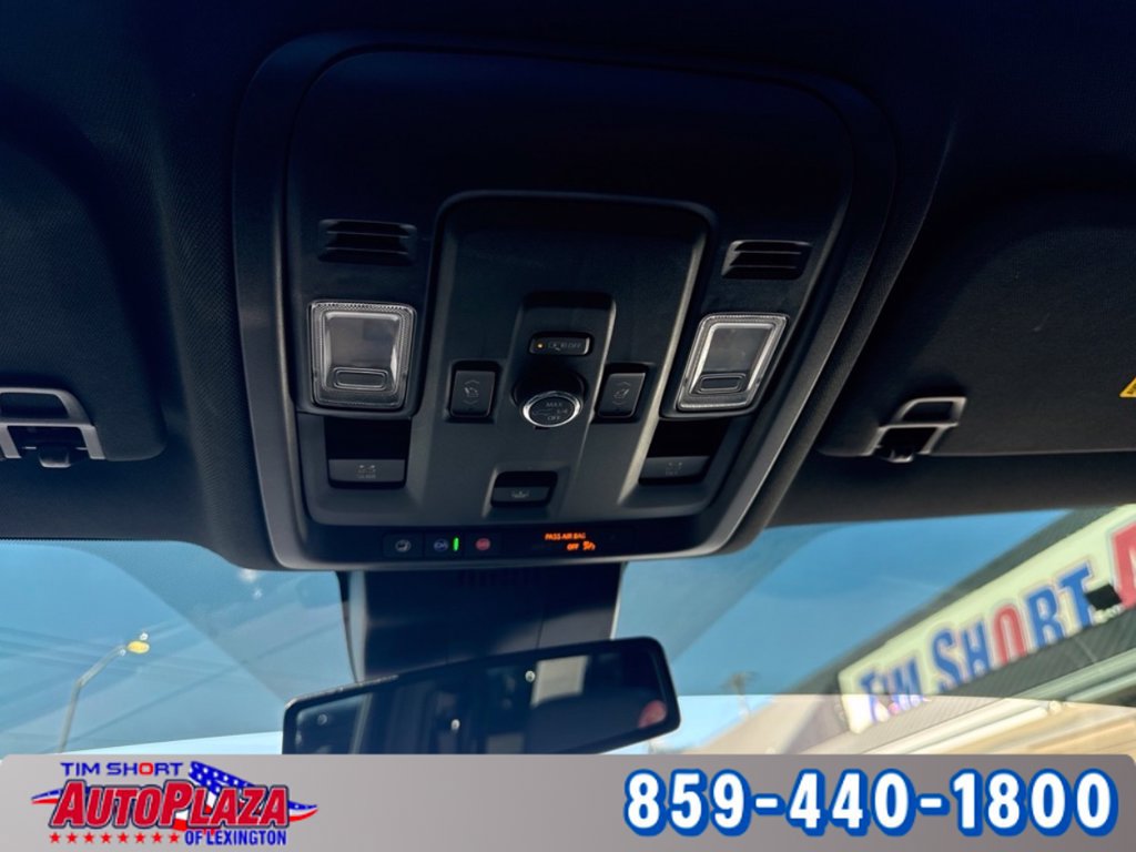 Used 2025 Chevrolet Tahoe Z71 w/ Comfort Package AWD/4WD image 19