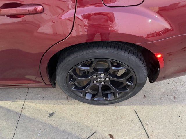 Used 2021 Chrysler 300 S image 9