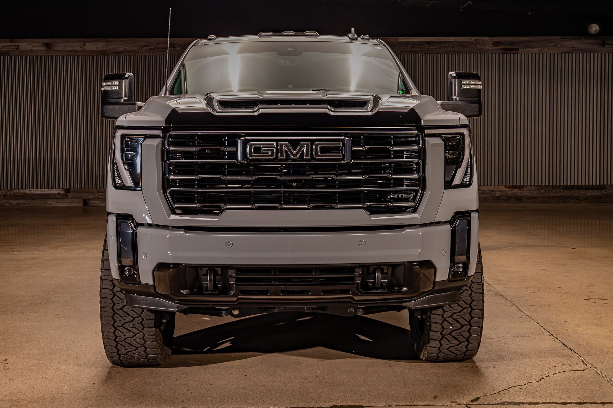 Used 2024 GMC Sierra 2500 AT4 w/ AT4 Premium Plus Package image 2