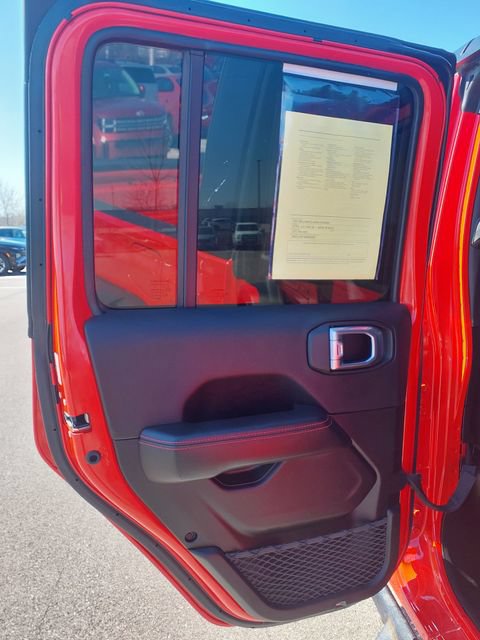 Used 2024 Jeep Gladiator Rubicon w/ Convenience Group AWD/4WD image 8