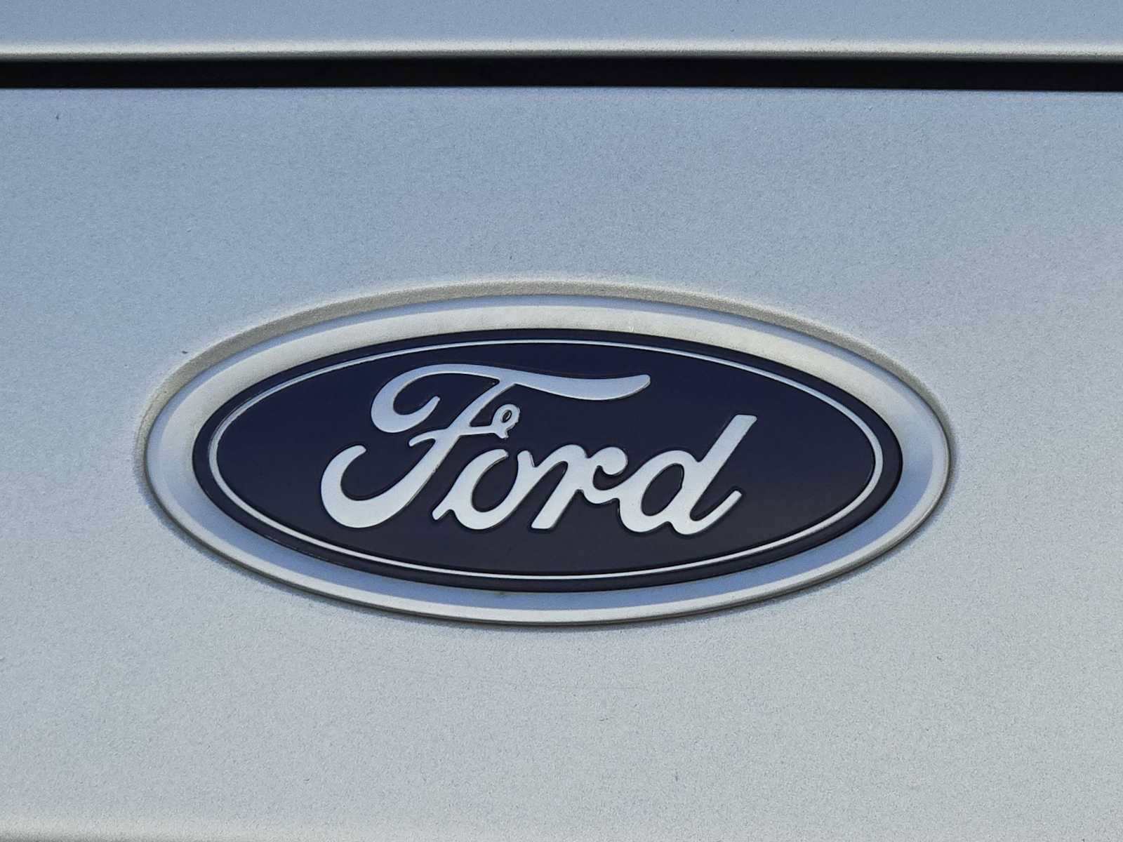 Used 2014 Ford Fusion SE w/ Equipment Group 202A FWD image 19