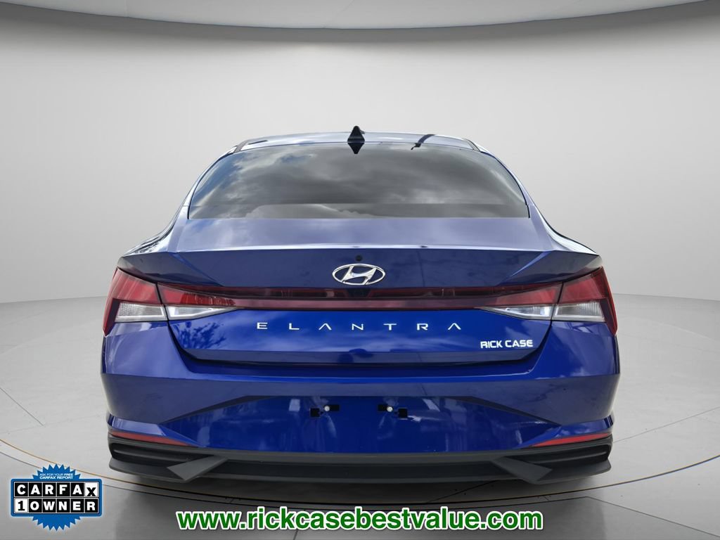 Used 2023 Hyundai Elantra SEL w/ Cargo Package FWD image 6