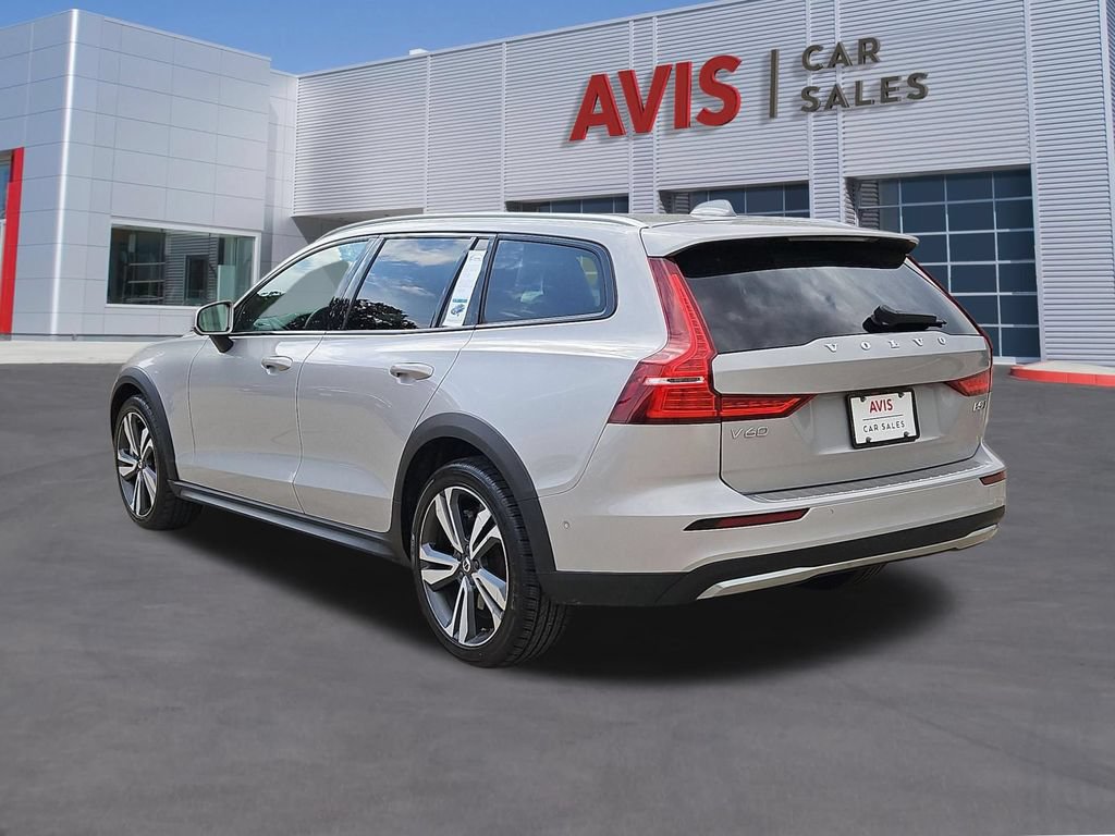 Used 2025 Volvo V60 B5 Cross Country Plus AWD/4WD image 9
