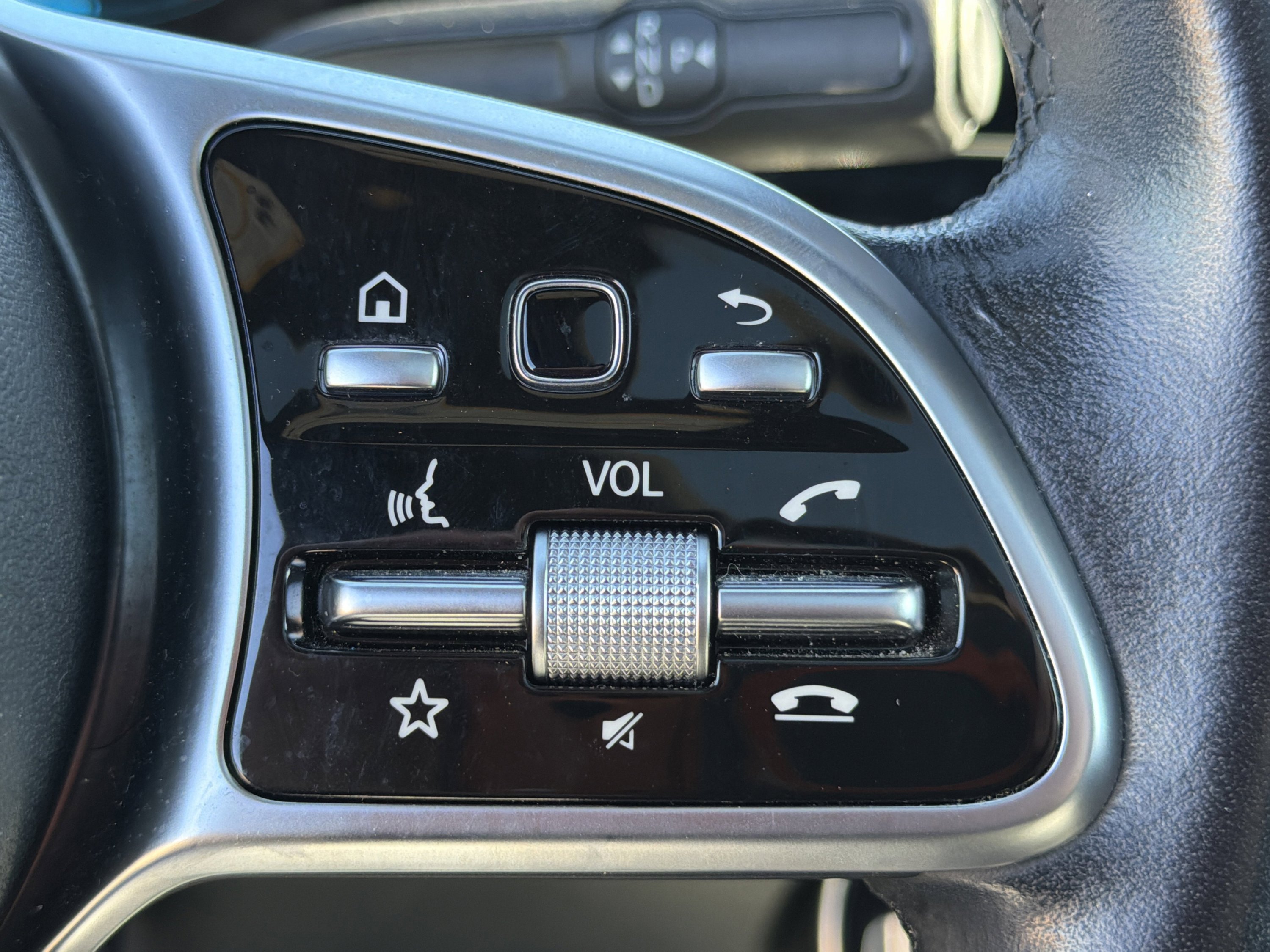 Used 2021 Mercedes-Benz GLA 250 4MATIC w/ Premium Package image 41