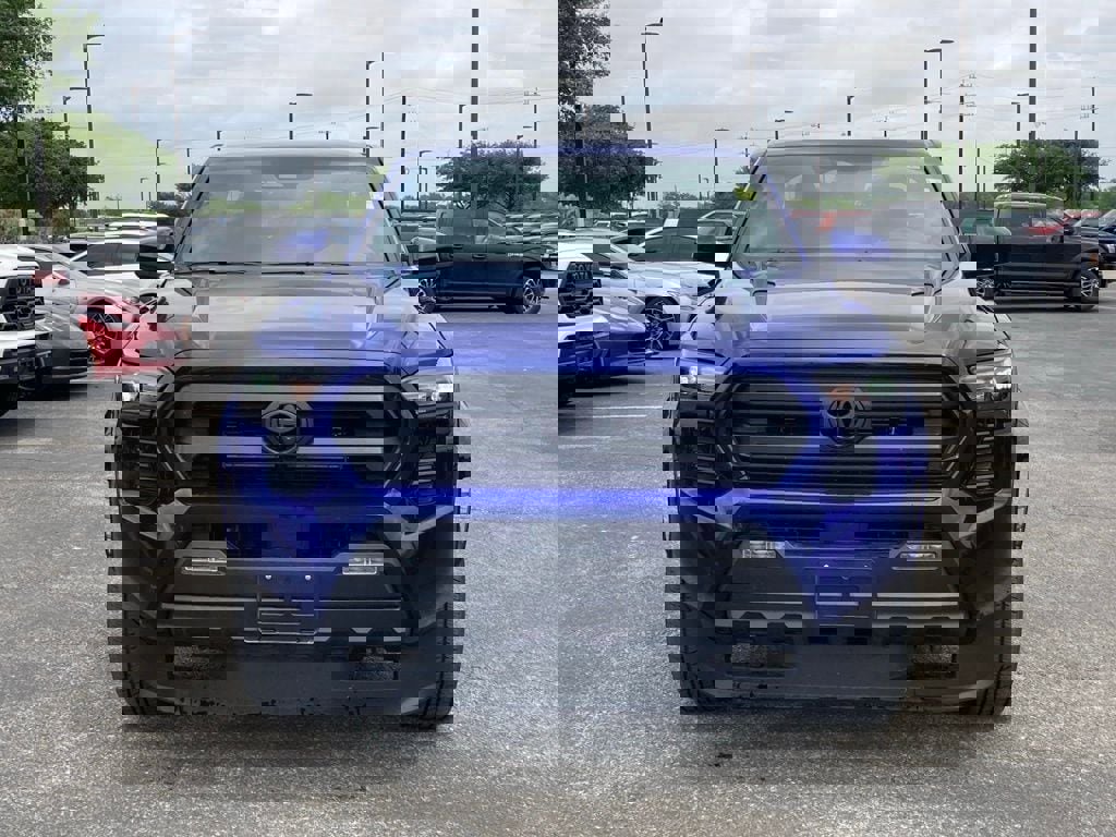 Used 2025 Toyota Tacoma SR5 image 2