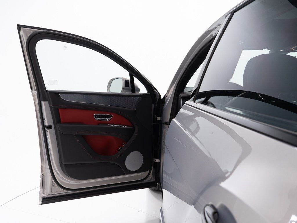 New 2025 Bentley Bentayga image 10