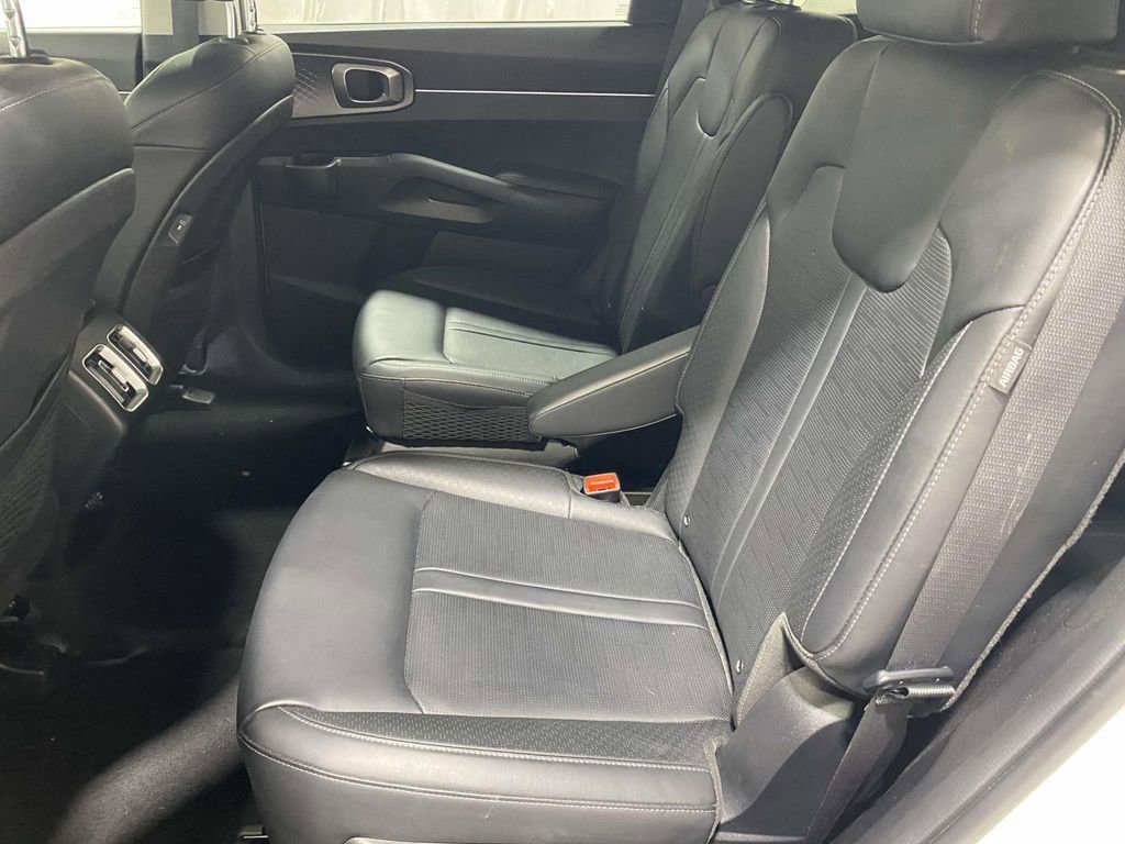 Used 2025 Kia Sorento EX image 10