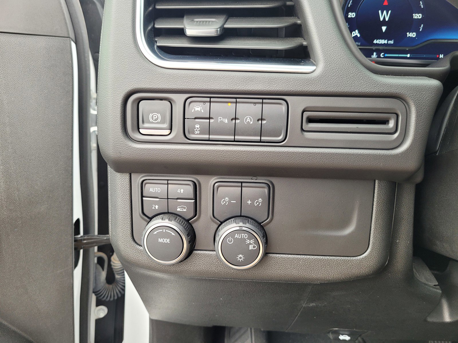 Used 2024 Chevrolet Tahoe LT image 24