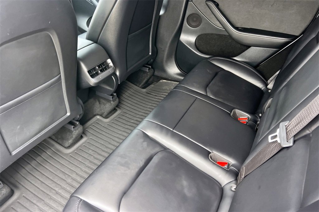Used 2023 Tesla Model Y Performance image 14