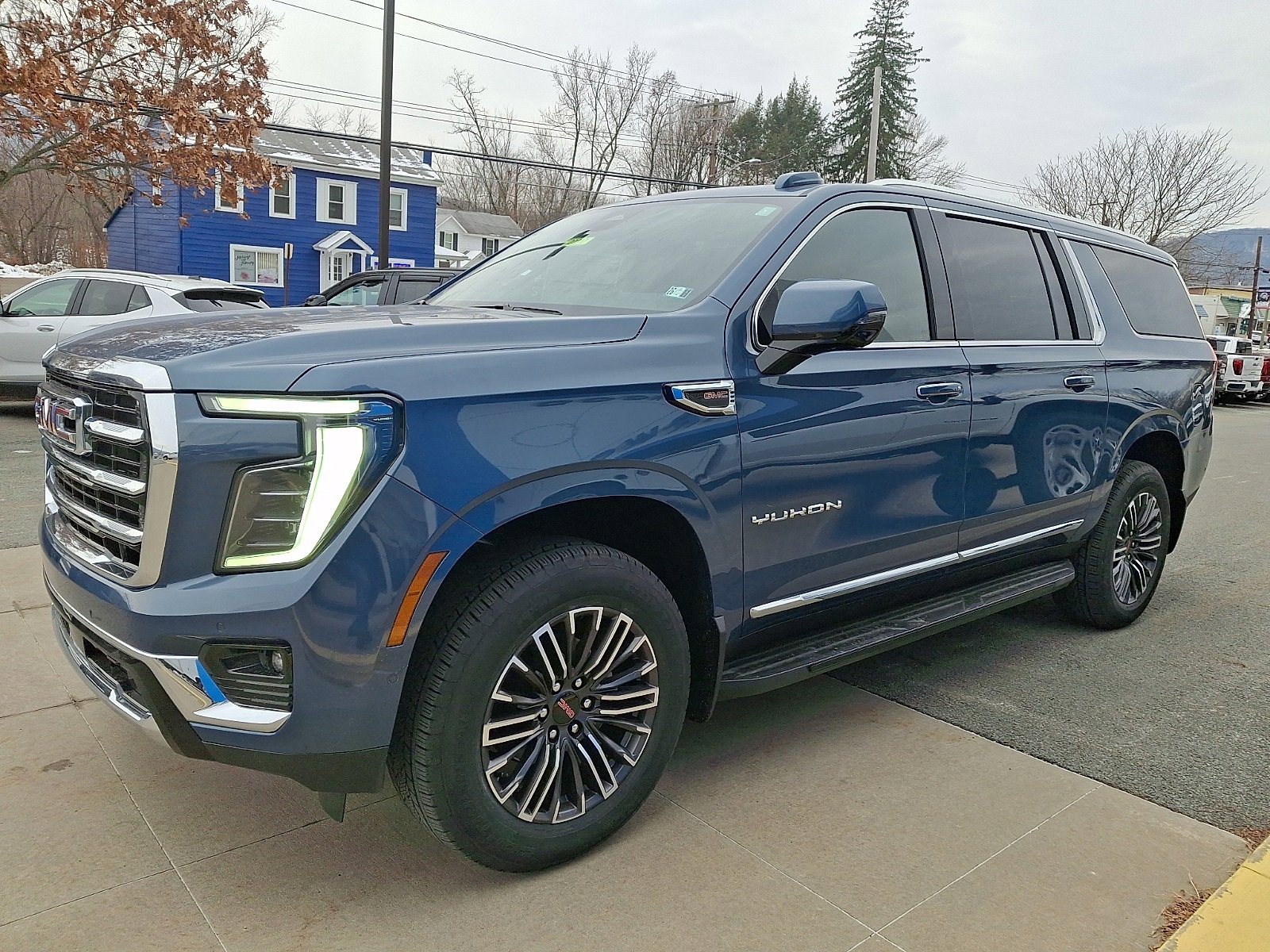 New 2026 GMC Yukon XL Elevation image 3