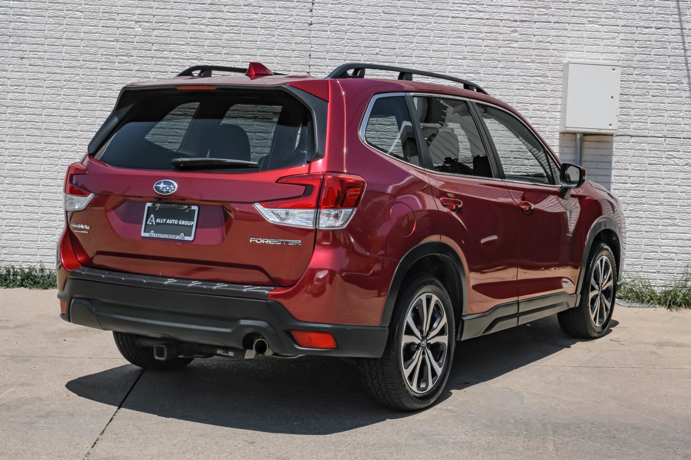 Used 2023 Subaru Forester Limited w/ Popular Package #2 AWD/4WD image 8